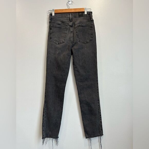 Madewell The Perfect Vintage Jean in Cosner Wash: Knee-Rip Edition - Picture 12 of 15